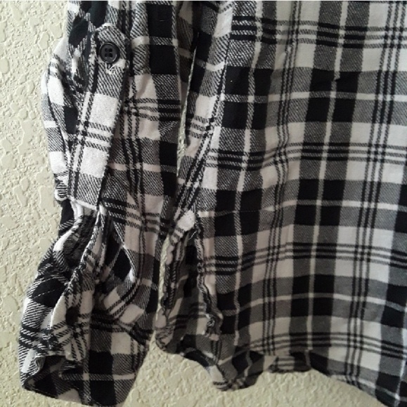Charlotte Russe sz:L  Plaid Selfie Button-Down Top - Picture 3 of 8